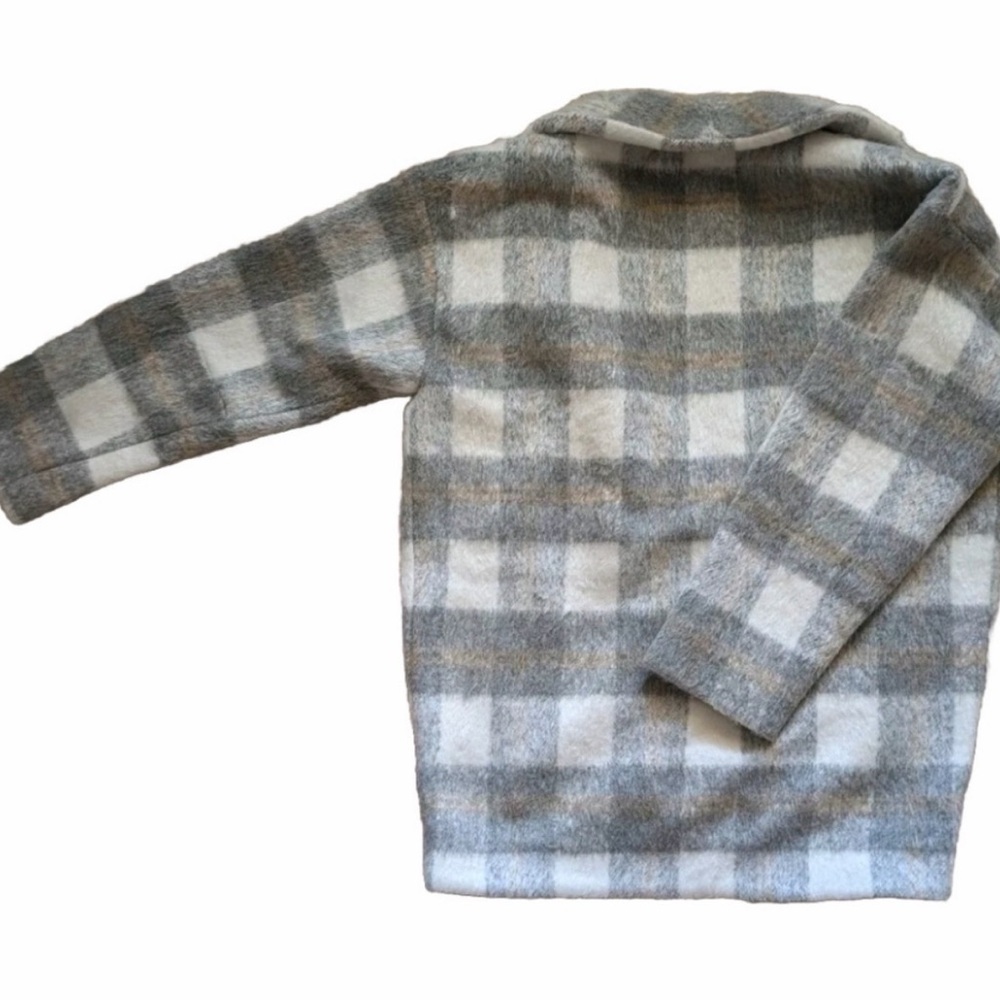 Evereve Plaid Teddy Jacket - Gray and Cream - Picture 3 of 3